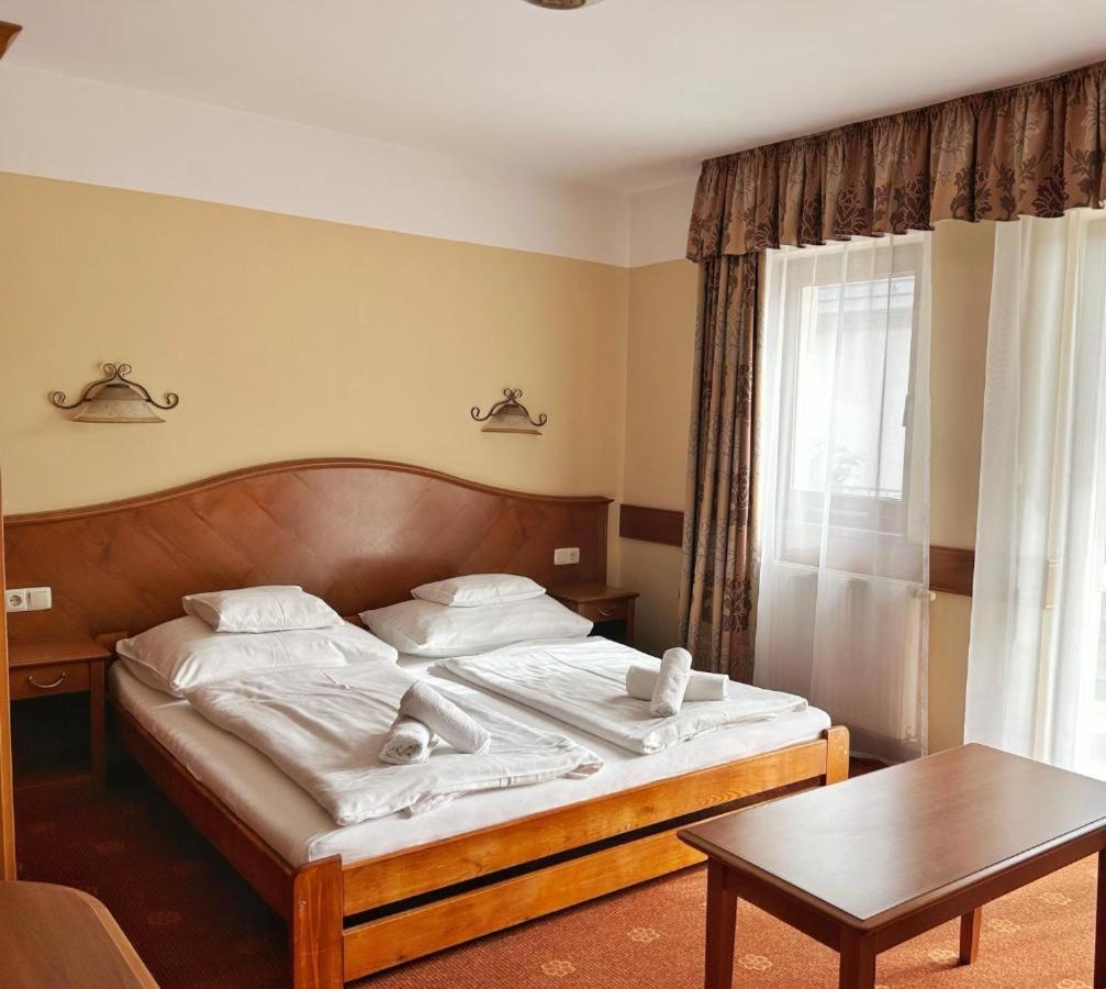 Bed and Breakfast Fonix Wellness *** 1 A Epulet Hévíz Exterior foto