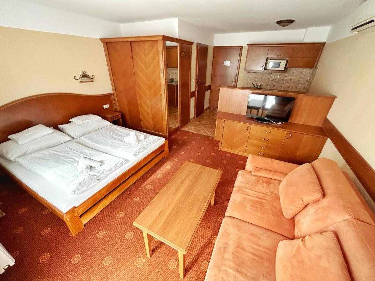 Bed and Breakfast Fonix Wellness *** 1 A Epulet Hévíz Exterior foto
