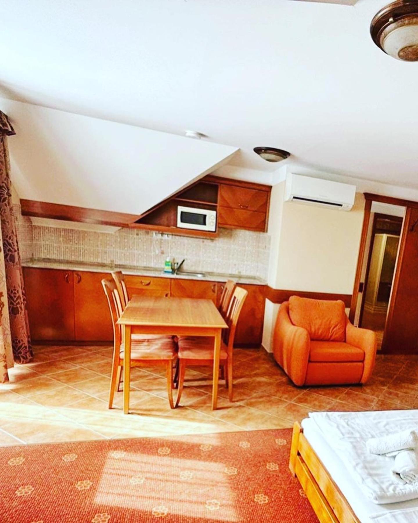 Bed and Breakfast Fonix Wellness *** 1 A Epulet Hévíz Exterior foto