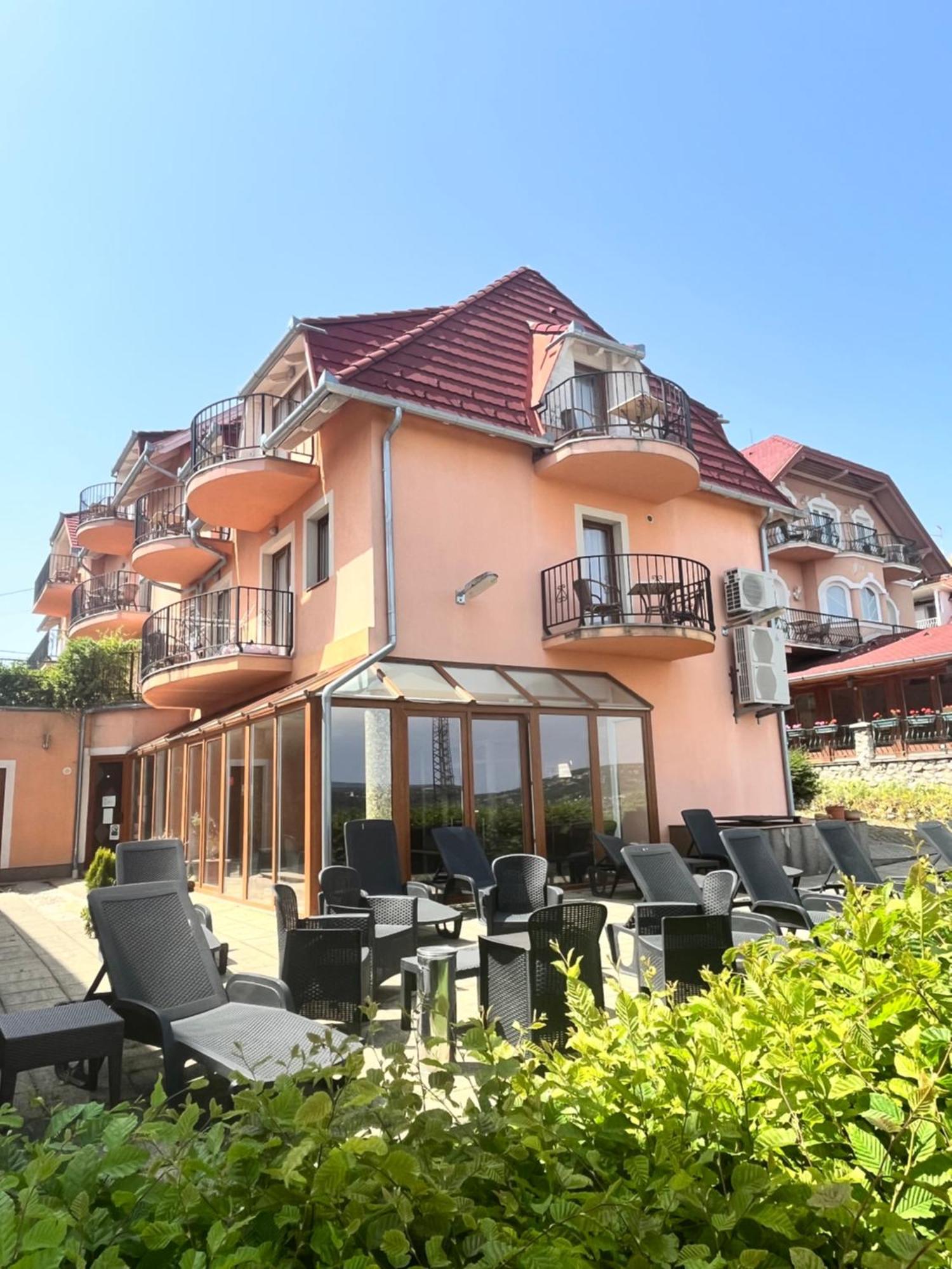 Bed and Breakfast Fonix Wellness *** 1 A Epulet Hévíz Exterior foto