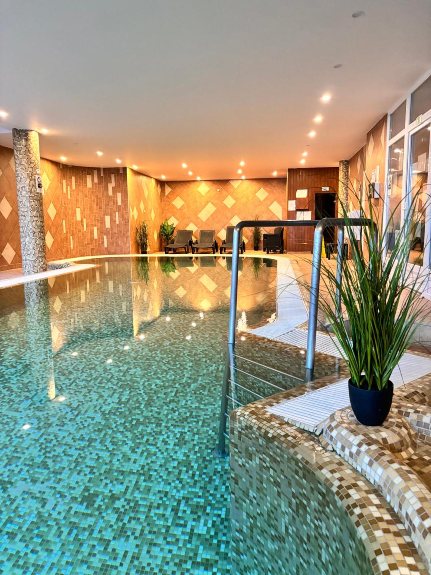 Bed and Breakfast Fonix Wellness *** 1 A Epulet Hévíz Exterior foto